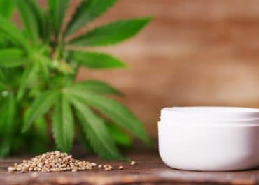 Pomada de CBD: Canabidiol para tratar doenças na pele? 